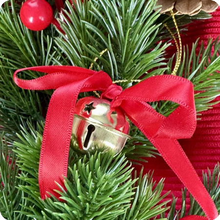 6 gouden kerstbellen met lintje
