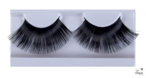 Cils longs noirs