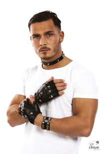 Punk gloves with studs