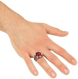 Skulls ring with gem