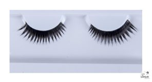 black eyelashes natural