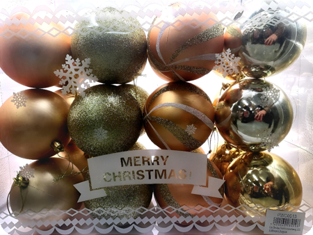 Classic box Christmas baubles gold 24 pieces