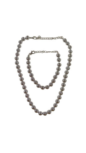 Collier de perles argenté et bracelet
