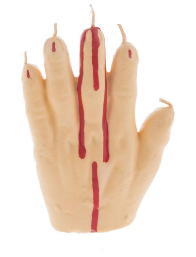 Hand met bloed kaars