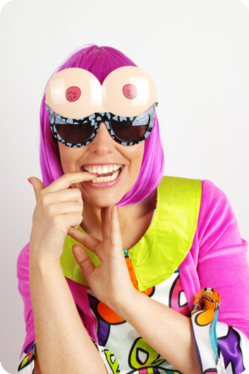 Lunettes noire savec seins