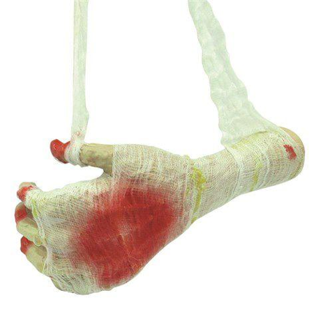 Main blessée avec un bandage