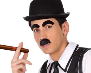 moustache noire