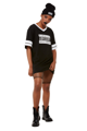 parental advisory shirt met muts