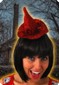 Petit chapeau de sorcière rouge