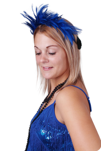 Pièce de cheveux bleue avec des plumes