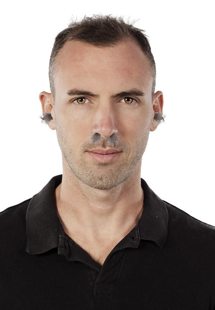 poils du nez et de l’oreille gris