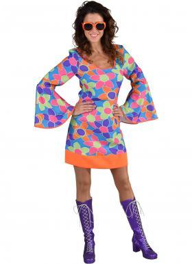 Robe hippie des années 70 avec des fleurs de marguerite