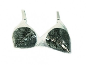 Soutien-gorge pointe Madonna argent (sur soutien-gorge rouge)