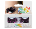 wimpers met veren en fushia bolletjes